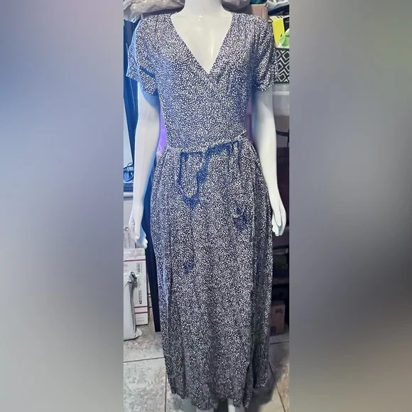 NWOT  MIDI Roxy wrap around dress w/ pockets Sz Large (12) - Picture 2 of 13